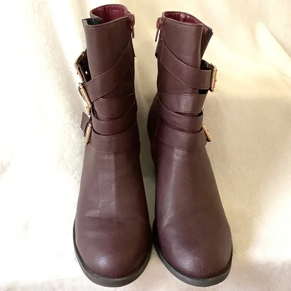 JUSTFAB Katja Four Buckle Side Zip Faux Leather Block Heel Moto Boots Size 7.5 - Picture 5 of 13